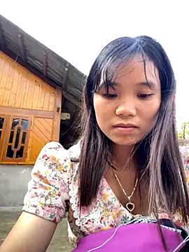 Snapshot of Ngoc-bbi chatting on 15, 11, 2025 Ngoc-bbi online show from 15, 11, 2025