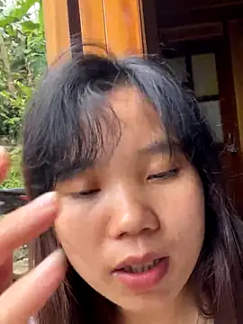 Snapshot of Ngoc-bbi chatting on 15, 10, 2025 Ngoc-bbi online show from 15, 10, 2025