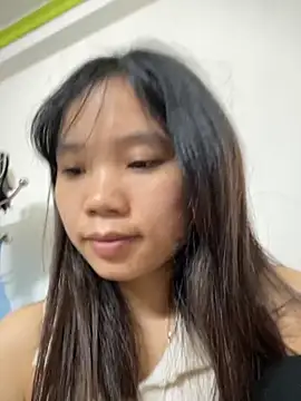 Snapshot of Ngoc-bbi chatting on 11, 11, 2025 Ngoc-bbi online show from 11, 11, 2025