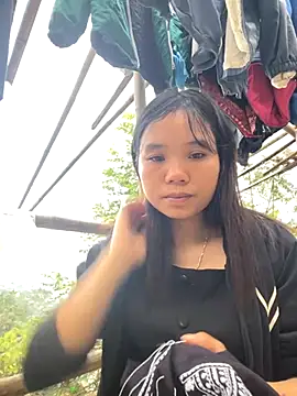 Snapshot of Ngoc-bbi chatting on 17, 11, 2025 Ngoc-bbi online show from 17, 11, 2025