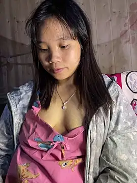 Snapshot of Ngoc-bbi chatting on 24, 10, 2025 Ngoc-bbi online show from 24, 10, 2025