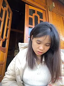 Snapshot of Ngoc-bbi chatting on 25, 11, 2025 Ngoc-bbi online show from 25, 11, 2025