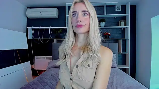 SabrinaSharm online show from 4, 10, 2025