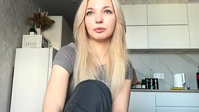 MycuteMolly online show from 3, 10, 2025