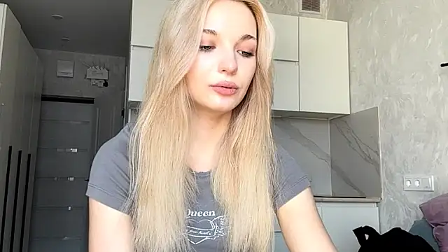 MycuteMolly online show from 2, 10, 2025