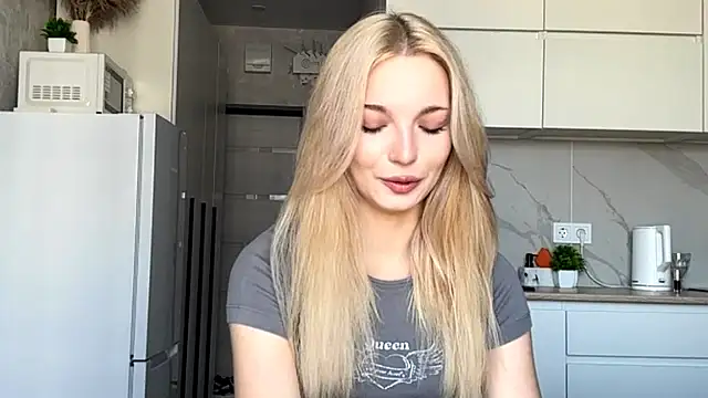 MycuteMolly online show from 1, 10, 2025