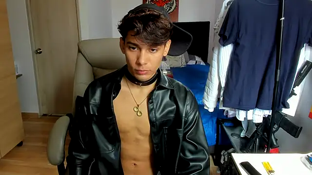 AliottTwink online show from 22, 7, 2026