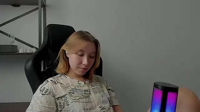 Agatha May online show from 27, 11, 2025