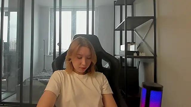 Agatha May online show from 1, 12, 2025