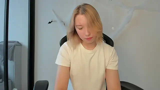 Agatha May online show from 29, 10, 2025