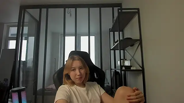 Agatha May online show from 30, 11, 2025