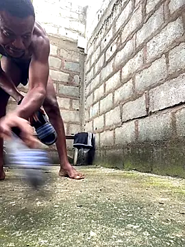 Makemecum634941 online show from 8, 11, 2025