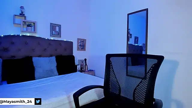 MAYASMITH   online show from 18, 4, 2026