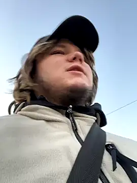 desiredude9 online show from 18, 10, 2025