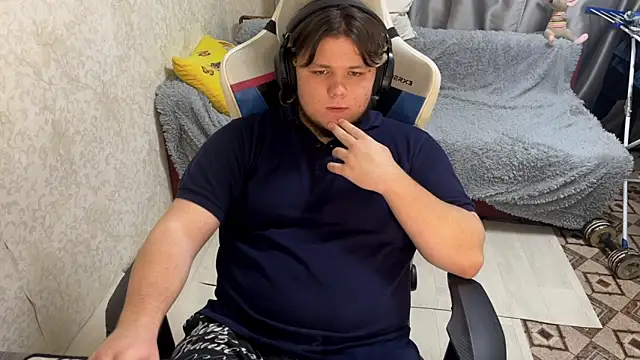 desiredude9 online show from 6, 10, 2025