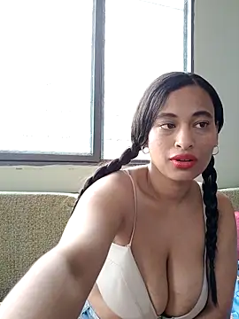 Snapshot of Juliethserna chatting on 27, 11, 2025 Juliethserna online show from 27, 11, 2025