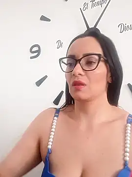 Snapshot of sarita_star chatting on 13, 11, 2025 sarita star online show from 13, 11, 2025