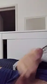 Snapshot of NewJoiner chatting on 5, 11, 2025 NewJoiner online show from 5, 11, 2025