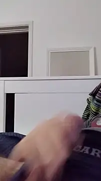 Snapshot of NewJoiner chatting on 13, 11, 2025 NewJoiner online show from 13, 11, 2025