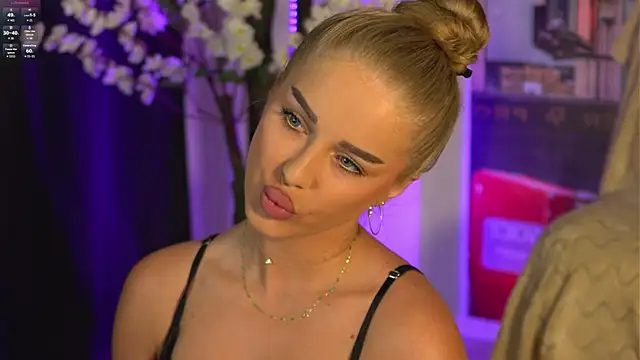 Snapshot of AubrieleRouj1 chatting on 15, 6, 2026 AubrieleRouj1 online show from 15, 6, 2026