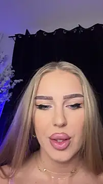 AubrieleRouj1 online show from 19, 2, 2026