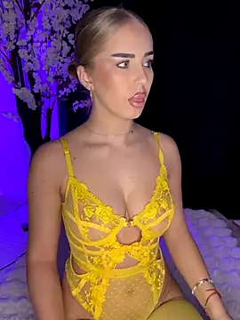 AubrieleRouj1 online show from 21, 12, 2025