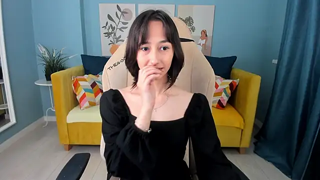 EmilySwonn online show from 7, 10, 2025