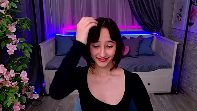 EmilySwonn online show from 8, 9, 2025