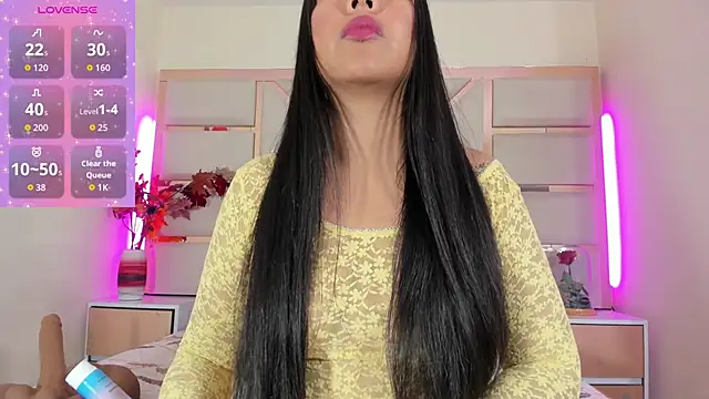 Snapshot of luna_maisonn chatting on 19, 6, 2026 luna maisonn online show from 19, 6, 2026