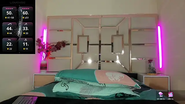 Snapshot of luna_maisonn chatting on 12, 6, 2026 luna maisonn online show from 12, 6, 2026