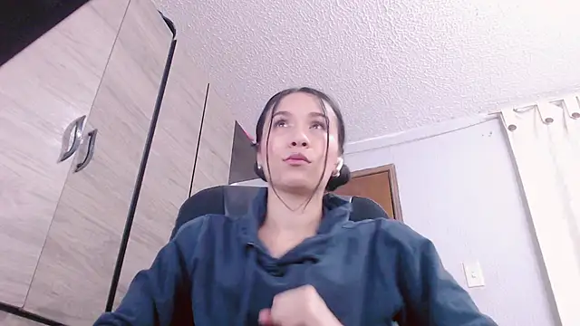 Snapshot of scarlett_vonrose chatting on 3, 10, 2025 scarlett vonrose online show from 3, 10, 2025