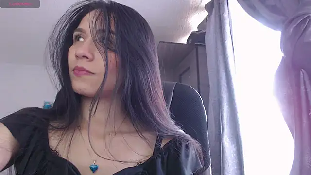 Snapshot of scarlett_vonrose chatting on 25, 9, 2025 scarlett vonrose online show from 25, 9, 2025