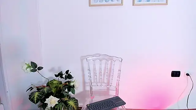 MilenaCrown online show from 5, 12, 2025