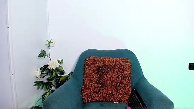 MilenaCrown online show from 11, 11, 2025