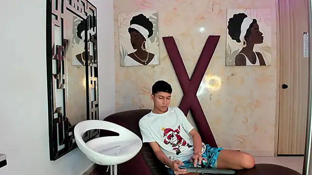 PRETTY FEM online show from 31, 3, 2026