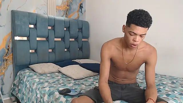 PRETTY FEM online show from 9, 4, 2026