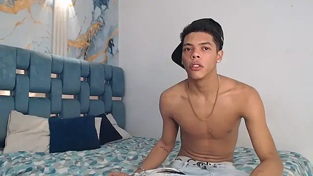 PRETTY FEM online show from 1, 3, 2026