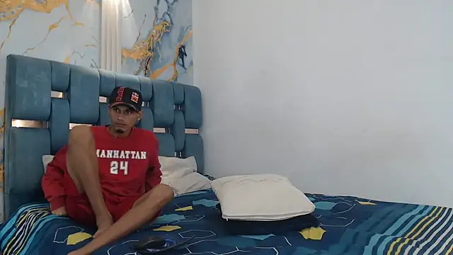 PRETTY FEM online show from 25, 2, 2026