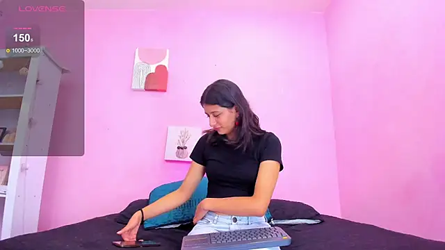 Snapshot of Georgina_Ferri_ chatting on 10, 10, 2025 Georgina Ferri online show from 10, 10, 2025