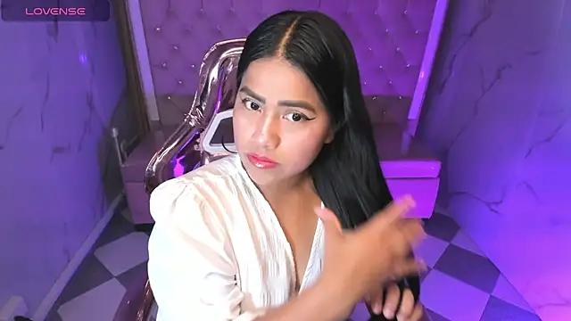 Snapshot of Victoria_b_ chatting on 17, 10, 2025 Victoria b online show from 17, 10, 2025