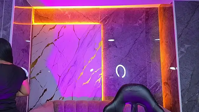 Snapshot of Victoria_b_ chatting on 6, 11, 2025 Victoria b online show from 6, 11, 2025