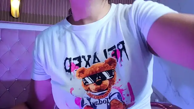 Snapshot of Victoria_b_ chatting on 25, 10, 2025 Victoria b online show from 25, 10, 2025