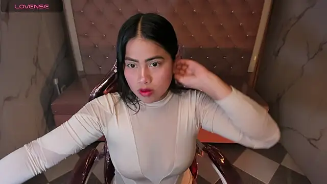 Snapshot of Victoria_b_ chatting on 20, 10, 2025 Victoria b online show from 20, 10, 2025