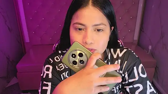 Snapshot of Victoria_b_ chatting on 5, 11, 2025 Victoria b online show from 5, 11, 2025