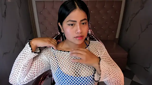 Snapshot of Victoria_b_ chatting on 15, 10, 2025 Victoria b online show from 15, 10, 2025