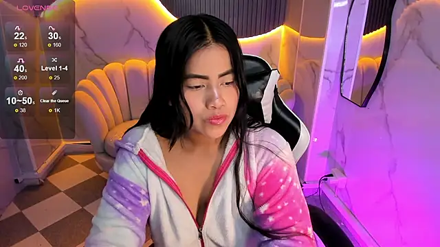 Snapshot of Victoria_b_ chatting on 23, 10, 2025 Victoria b online show from 23, 10, 2025