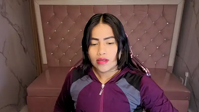 Snapshot of Victoria_b_ chatting on 11, 11, 2025 Victoria b online show from 11, 11, 2025