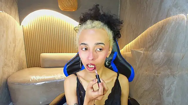 Snapshot of Agnis_ink_r chatting on 15, 10, 2025 Agnis ink r online show from 15, 10, 2025