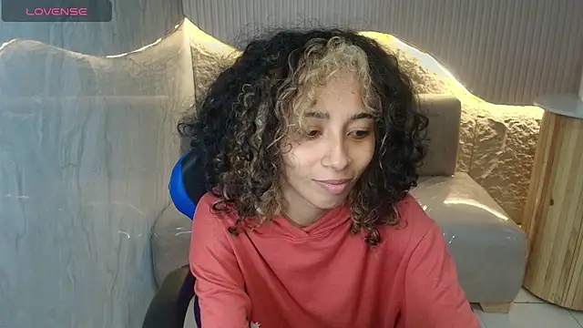 Snapshot of Agnis_ink_r chatting on 4, 11, 2025 Agnis ink r online show from 4, 11, 2025