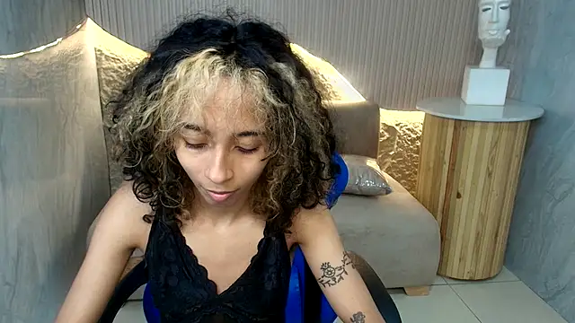 Snapshot of Agnis_ink_r chatting on 24, 11, 2025 Agnis ink r online show from 24, 11, 2025